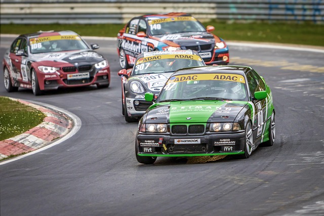 analogicus-car-racing-8724431_640